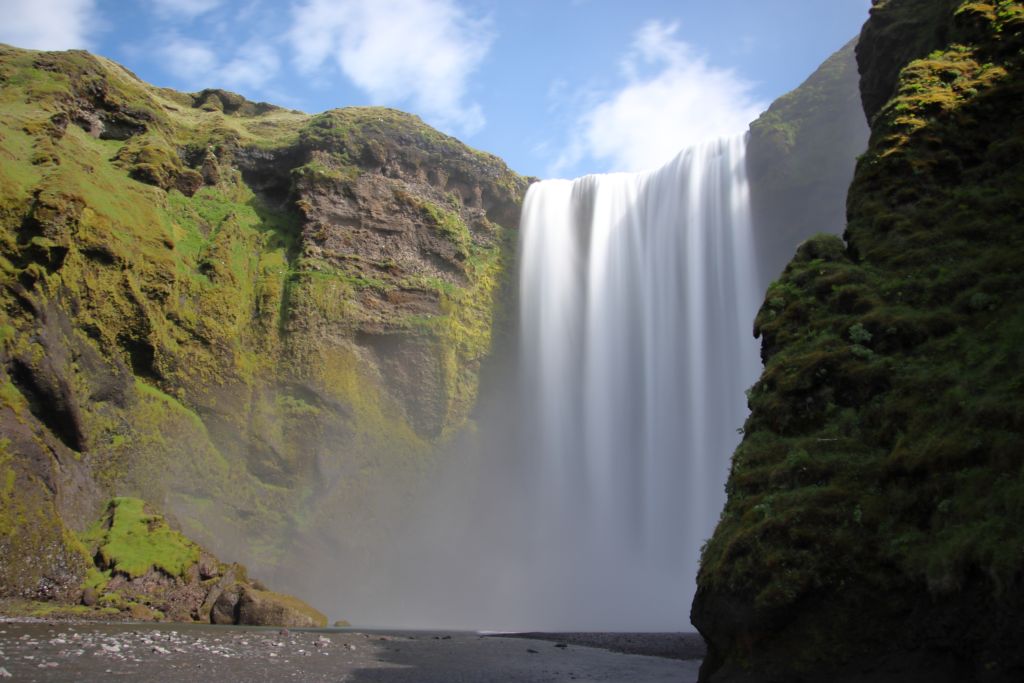 Du betrachtest gerade Island 2026 Tag 4: Skógafoss, Kvernufoss und Reynisfjara